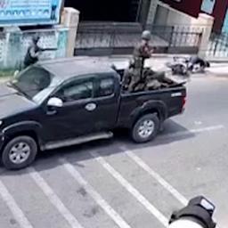 Video | Myanmarees leger schiet zonder duidelijke reden man van scooter