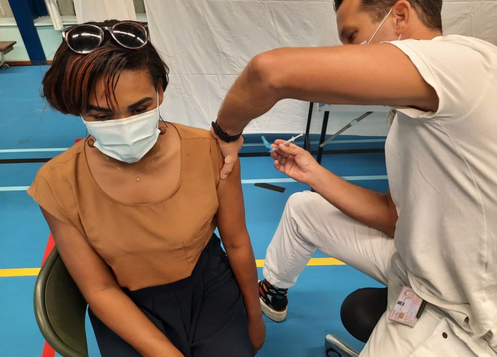 Curaçao bovenaan lijst weekgemiddelde aantal gevaccineerden