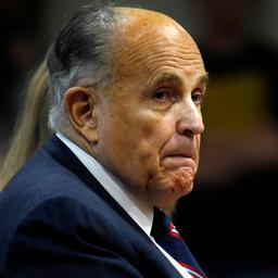 Inval bij Trumps ex-advocaat Rudy Giuliani, apparatuur in beslag genomen