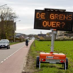 Nederland, België en Duitsland roepen burgers op in eigen land te blijven