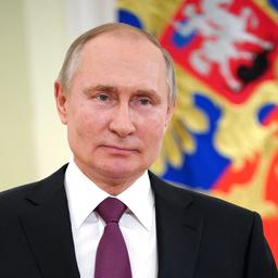Poetin ondertekent wet waarmee hij tot 2036 de Russische president kan blijven