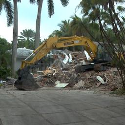Video | Slopers maken villa van Jeffrey Epstein in Florida met grond gelijk