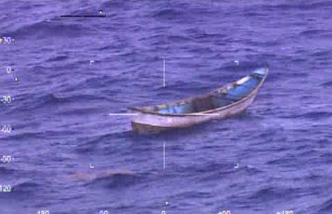Illegale vissersboot slaat om in Suriname