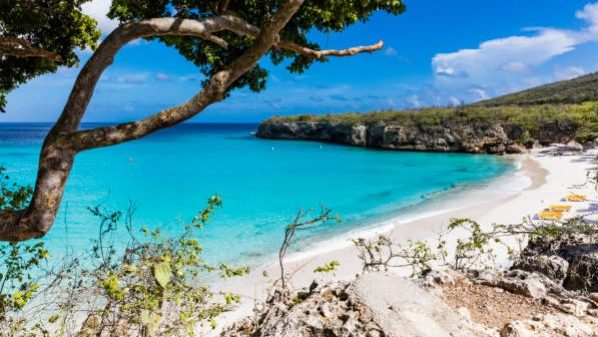 Flink budget voor schoonmaak stranden Curaçao 