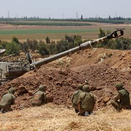 Israël stuurt grondtroepen naar grens Gazastrook