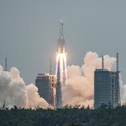 Op hol geslagen Chinese raket stort waarschijnlijk dit weekend neer op aarde