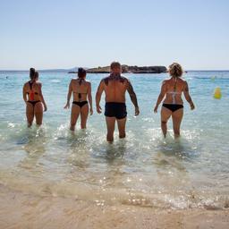 Vakantie naar Spaanse eilanden mag weer, andere reisadviezen volgen vannacht