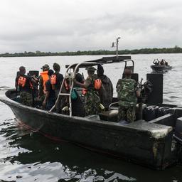 Zeker 140 vermisten en 4 doden nadat overbeladen boot kapseist in Nigeria