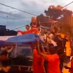 Video | Duizenden Molukse Oranjefans in Ambon vieren EK-zege op Oostenrijk