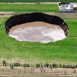 Video | Enorme sinkhole opent zich in Mexicaanse stad