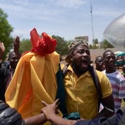 Frankrijk schort militaire operaties met Mali op vanwege staatsgreep