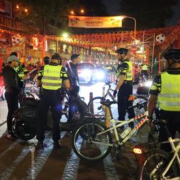 Meerdere arrestaties bij Oranjefeesten in Apeldoorn en Den Haag