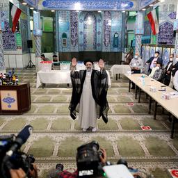 Oerconservatieve opperrechter Raisi wint Iraanse presidentsverkiezingen