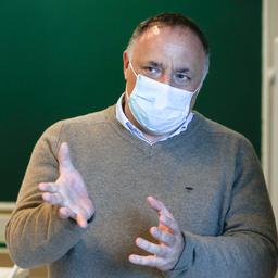 Ondergedoken Belgische viroloog Van Ranst wordt ook bedreigd vanuit Nederland