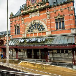 Ontspoorde trein Groningen weggehaald, ProRail begonnen met herstel spoor
