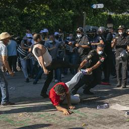 Opnieuw rellen na demonstratie tegen politiegeweld in Tunesië