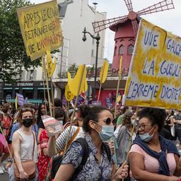 Tienduizenden Fransen demonstreren tegen extreemrechts