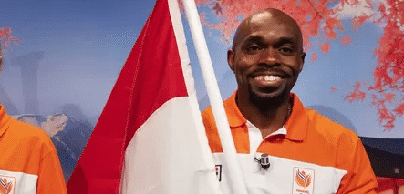 Churandy Martina trotse drager van Nederlandse vlag Olympische Spelen