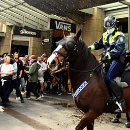 Antilockdownprotesten in Australië leiden tot botsingen met de politie