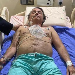 Bolsonaro mogelijk met spoed onder het mes na tien dagen ongeremde hik