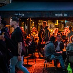 Eindhoven verbiedt terrassen in uitgaansstraat wegens besmettingspiek