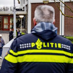 Hulpdiensten reanimeren minderjarige met meerdere steekwonden in Rotterdam
