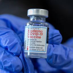 Kabinet besluit dat tieners ook Moderna-vaccin toegediend kunnen krijgen