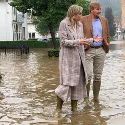 Liveblog | Koning en koningin bezoeken overstroomd gebied in Limburg