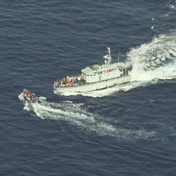 Video | Libische kustwacht beschiet migrantenboot op Middellandse Zee
