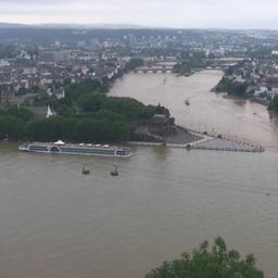 Video | Overstroomde Rijn en Moezel komen samen in Duitse stad Koblenz