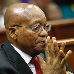 Zuid-Afrikaanse oud-president Zuma geeft zichzelf alsnog aan bij politie