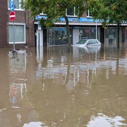 Zuid-Limburg geteisterd door wateroverlast, militairen schieten te hulp