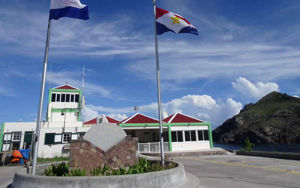 Saba verscherpt coronamaatregelen voor reizigers Curaçao