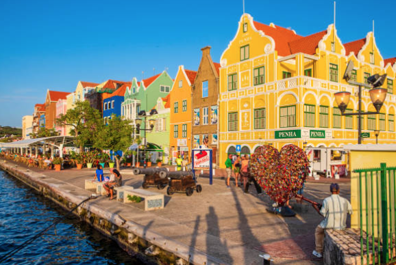 Regering Curaçao evalueert coronamaatregelen