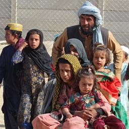 Afghaanse vluchtelingen in Nederland vrezen dat kabinet gezinsleden achterlaat