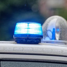 Agent geraakt door kogel nadat verdachte Rotterdam tas met wapen weggooit