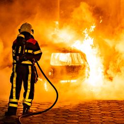 Man uit Leeuwarden bekent stichten van zeventien autobranden in Harlingen