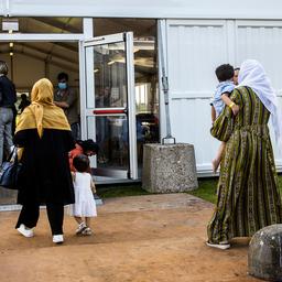 Noodopvang Zoutkamp met 491 Afghaanse evacués vol, nieuwe opvang in Zeist