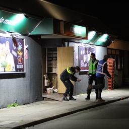 Politie onderzoekt explosie bij Poolse supermarkt in Lelystad