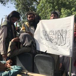 Taliban van plan om emiraat uit te roepen, geen burgervluchten rond Kaboel