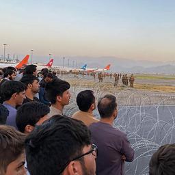 Liveblog Afghanistan | VS stopt alle vluchten Kaboel door drukte op landingsbaan