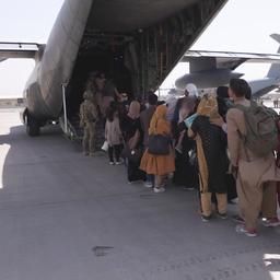 Video | Zo ziet een Nederlandse evacuatievlucht uit Kaboel eruit