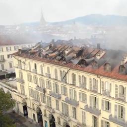 Video | Dronebeelden tonen schade na grote brand in centrum van Turijn