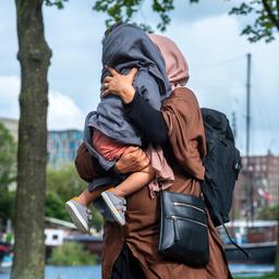 Farmsum gaat tijdelijk asielzoekers opvangen, Leeuwarden mogelijk ook