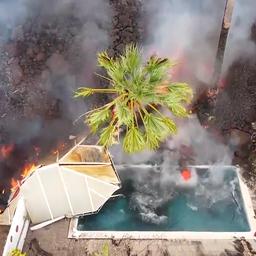 Video | Lava op La Palma slokt huizen op: ‘Helemaal niets tegen te doen’