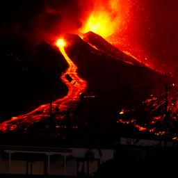 Lava vulkaanuitbarsting La Palma bereikt eerste wijken, acht gebouwen verwoest
