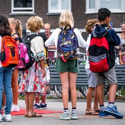 Lerarentekort neemt toe in grote steden: scholen met hangen en wurgen open