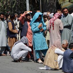 Ministerie: Contact met Afghaanse Nederlanders bemoeilijkt door wachttijden