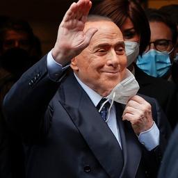 Onderzoek naar gezondheid Berlusconi na ‘toevallige’ opnames tijdens rechtszaak
