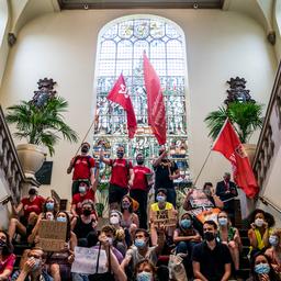Studenten bezetten Academiegebouw Groningen wegens woningcrisis